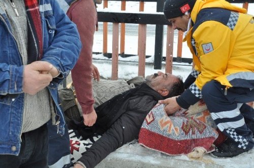 Kars’ta Trafik Kazası: 2 Yaralı
