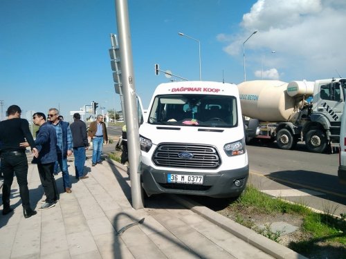 Kars’ta Trafik Kazası: 2 Yaralı