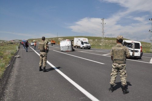 Kars’ta Trafik Kazası: 3 Yaralı