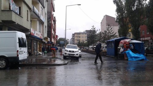 Kars’ta, Yağmur Hayatı Olumsuz Etkiledi