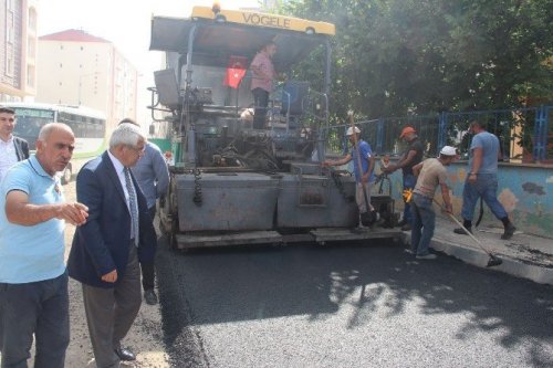 Kars’ta Yol ve Kaldırım Çalışmaları Devam Ediyor