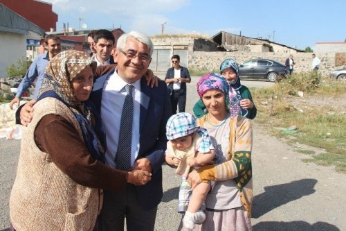 Kars’ta Yol ve Kaldırım Çalışmaları Devam Ediyor