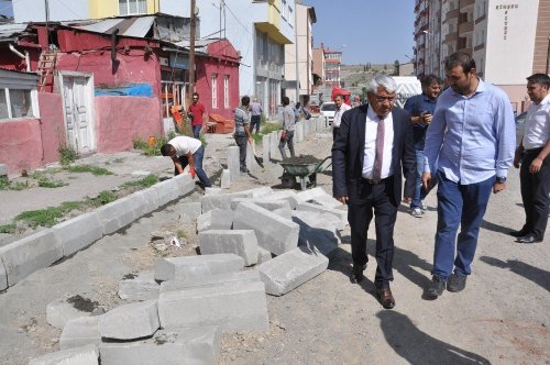 Kars’ta Yol ve Kaldırımlar Yapılıyor