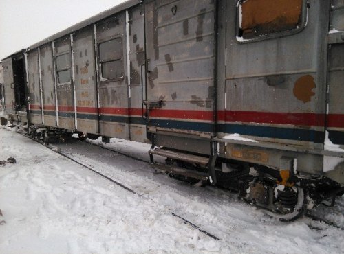 Kars’ta Yük Treni Raydan Çıktı