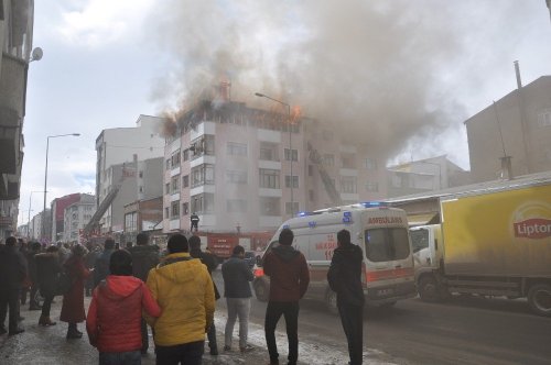 Kars’taki Yangın Paniğe Neden Oldu