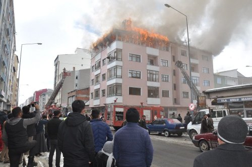 Kars’taki Yangın Paniğe Neden Oldu