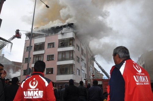 Kars’taki Yangın Paniğe Neden Oldu