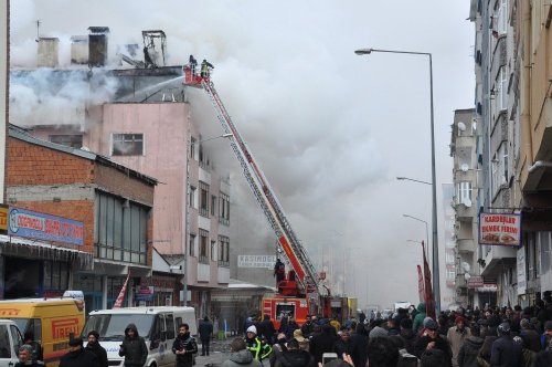 Kars’taki Yangın Paniğe Neden Oldu