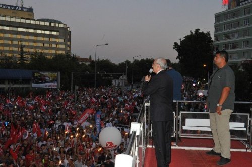 Kılıçdaroğlu, 30 Ağustos Yürüyüşüne Katıldı