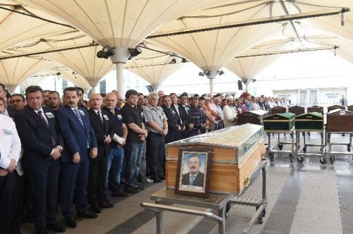 Kılıçdaroğlu Eski Belediye Başkanı Özgün’ün Cenaze Namazına Katıldı