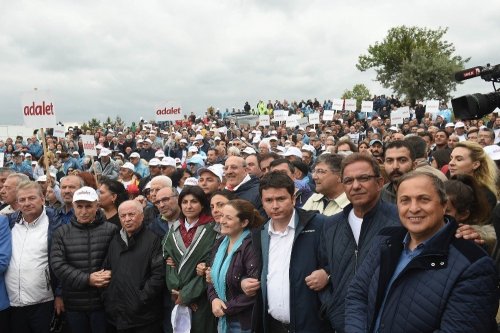 Kılıçdaroğlu, Grup Toplantısını ‘Adalet Yürüyüşü’nde Yaptı