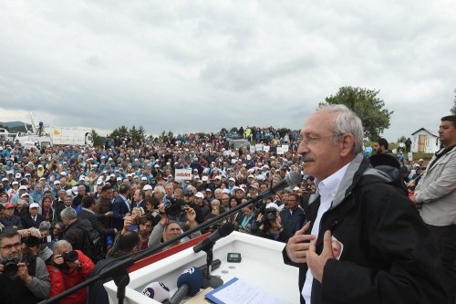 Kılıçdaroğlu, Grup Toplantısını ‘Adalet Yürüyüşü’nde Yaptı