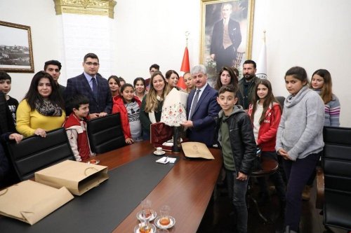 Kuşadası'ndan Gelen Öğrencilerden Doğan'a Ziyaret