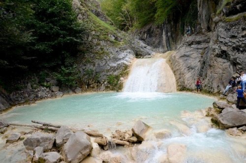 Kuzalan Şelalesi ve Mavi Göl Turizmin Yeni Gözdesi