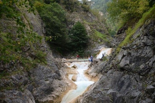 Kuzalan Şelalesi ve Mavi Göl Turizmin Yeni Gözdesi
