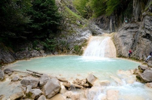 Kuzalan Şelalesi ve Mavi Göl Turizmin Yeni Gözdesi