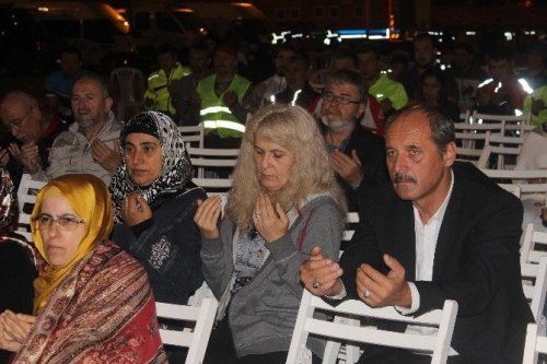 Marmara Depremi’nde Hayatını Kaybedenler Sakarya’da Anıldı