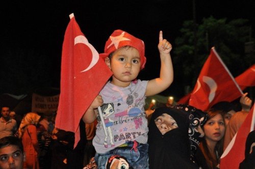 Muş’ta Şevki Yılmaz'lı Demokrasi Nöbeti