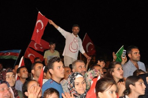 Muş’ta Şevki Yılmaz'lı Demokrasi Nöbeti