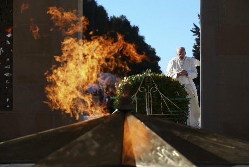 Papa Francis: “Kafkasya’da Barış Sağlanmasını İstiyorum”
