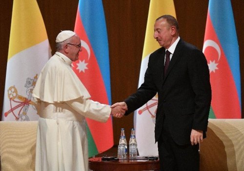 Papa Francis: “Kafkasya’da Barış Sağlanmasını İstiyorum”