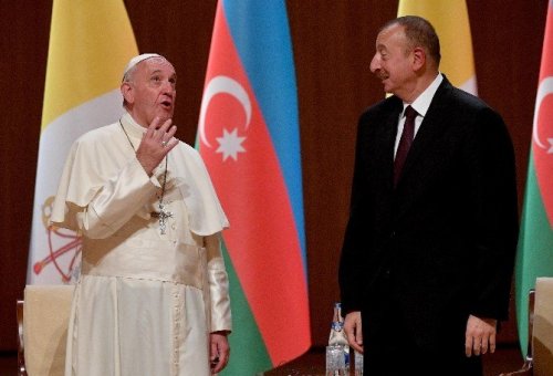 Papa Francis: “Kafkasya’da Barış Sağlanmasını İstiyorum”
