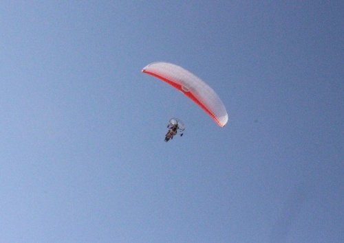 Paramotoru Kendisi İmal Etti, Şimdi Kuşlar Gibi Uçuyor...