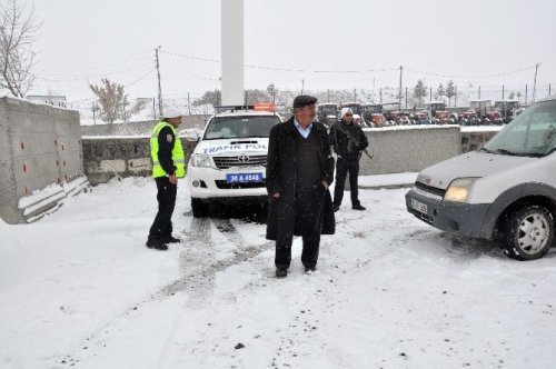 'Paşa' Kış Lastiği Uygulamasında...