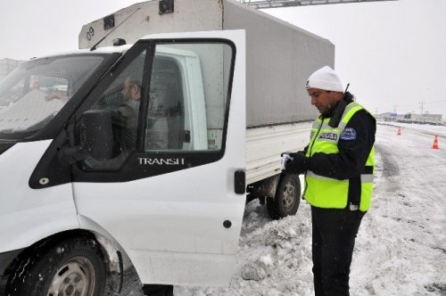 'Paşa' Kış Lastiği Uygulamasında...