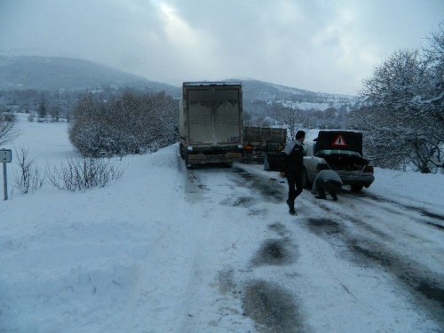 Posof’ta Kar ve Tipi Yolları Kapattı