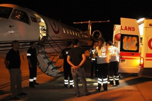 Prematüre İkizler, Ambulans Uçakla Erzurum’a Sevk Edildi