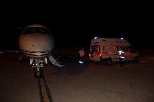Prematüre İkizler, Ambulans Uçakla Erzurum’a Sevk Edildi