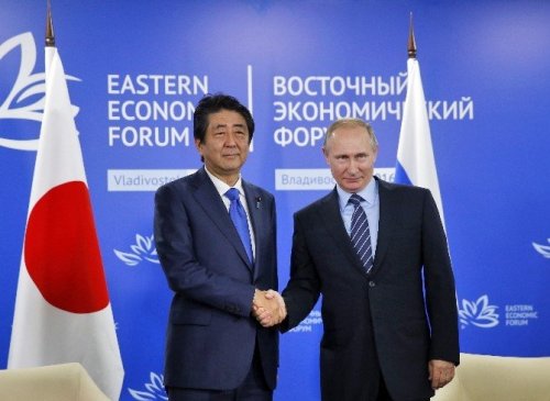 Putin, Japonya Başbakanı Abe İle Görüştü