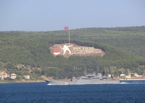 Rus Savaş Gemisi, Çanakkale Boğazından Geçti