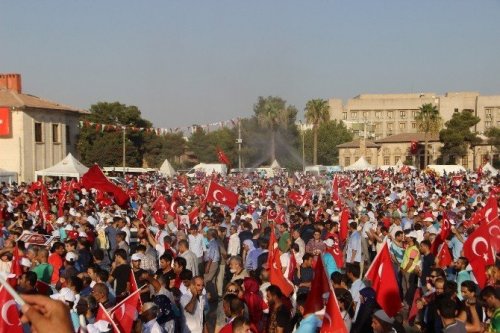 Şanlıurfa’da Final Nöbetine On Binler Akın Etti