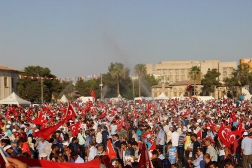 Şanlıurfa’da Final Nöbetine On Binler Akın Etti