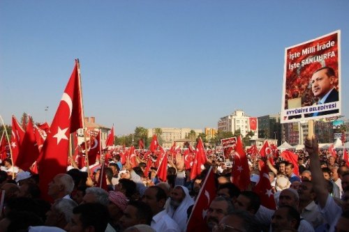 Şanlıurfa’da Final Nöbetine On Binler Akın Etti