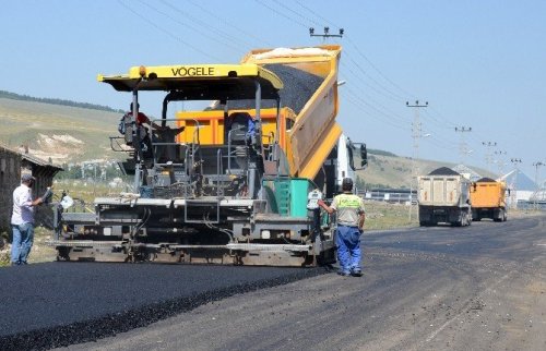 Sarıkamış’ta Asfalt Çalışmaları Devam Ediyor