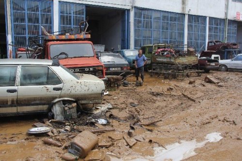 Şiddetli Yağışlar Artvin’in Arhavi İlçesinde Hasara Yol Açtı