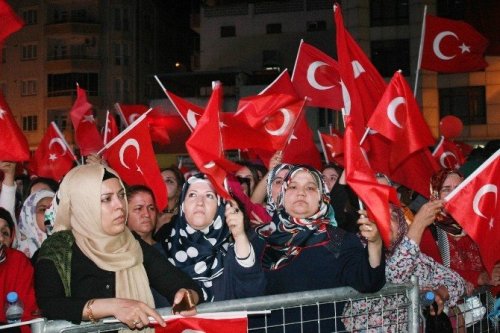 Sınır Kenti Kilis’te Demokrasi Ve Şehitler Mitingi Sona Erdi