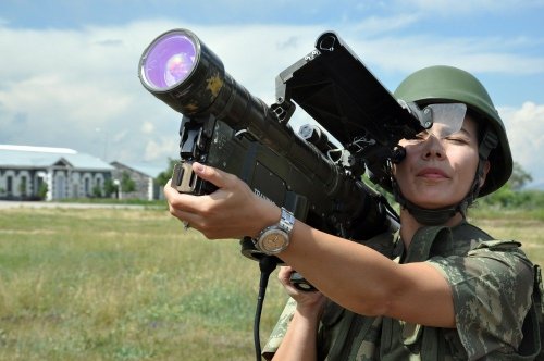 Sınırı Bekleyen Kadın Askerler