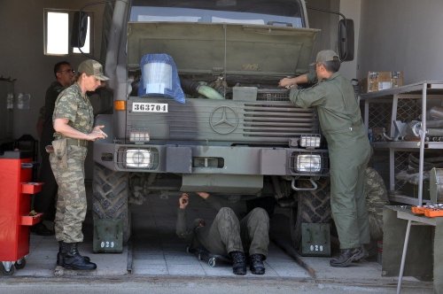 Sınırı Bekleyen Kadın Askerler