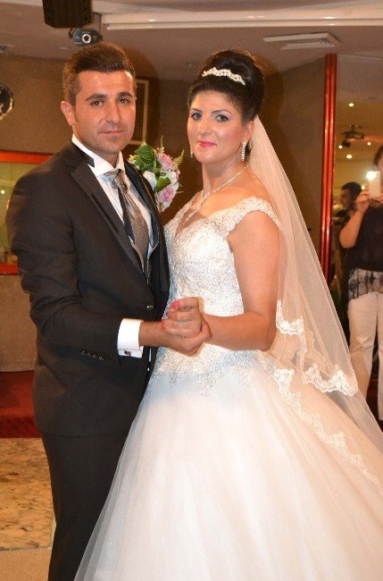 Şoför Çiftin Gelin Arabası Belediye Otobüsü Oldu