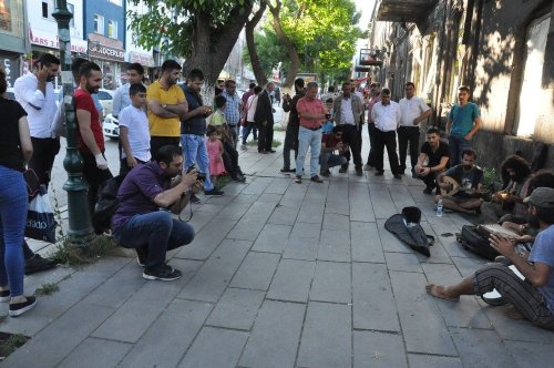 Sokak Çalgıcıları Kars’ta Yoğun İlgi Gördü