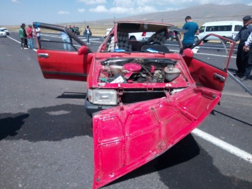 Susuz’da Trafik Kazası: 1 Ölü 3 Yaralı