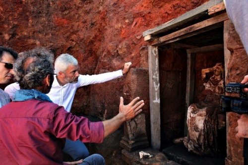Tanrıça Kibele Heykeli Bulundu