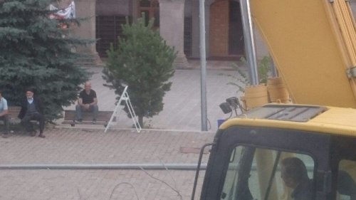Tarihi Alandaki Betonarme Tuvaletler Yıkıldı