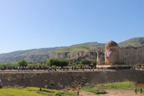 Tarihi Zeynel Bey Türbesi Taşınıyor