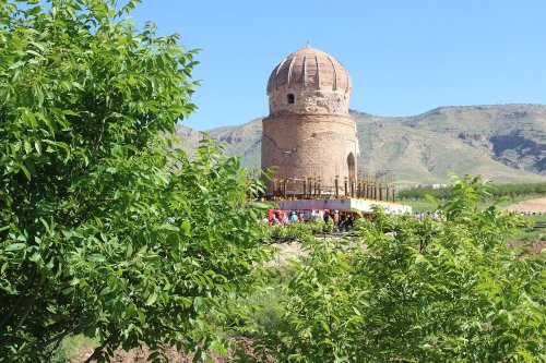 Tarihi Zeynel Bey Türbesi Taşınıyor