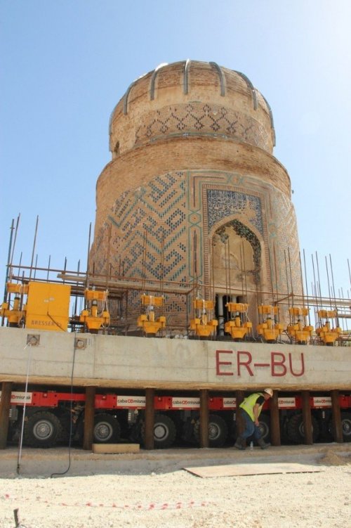 Tarihi Zeynel Bey Türbesi Taşınıyor